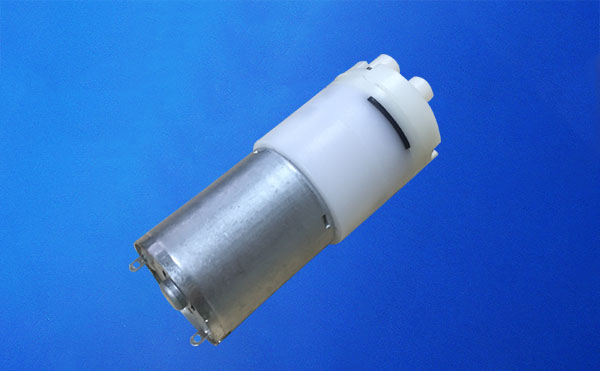 直流微型水泵PYSP370-C側(cè)面