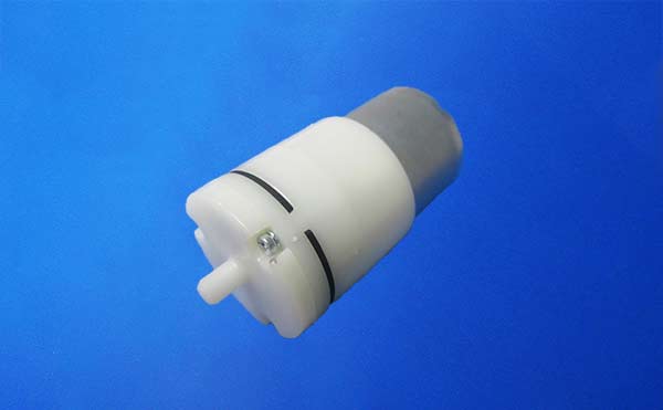 微型電動充氣泵PYP310側(cè)面 微型電動充氣泵PYP310側(cè)面